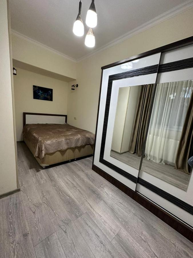 Apartment Chitadze Tbilisi Bagian luar foto
